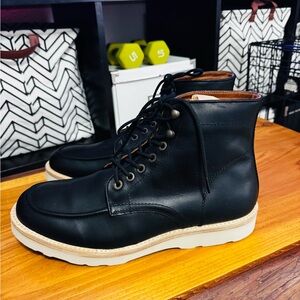 Patina Men's Leather Moc Toe Boots